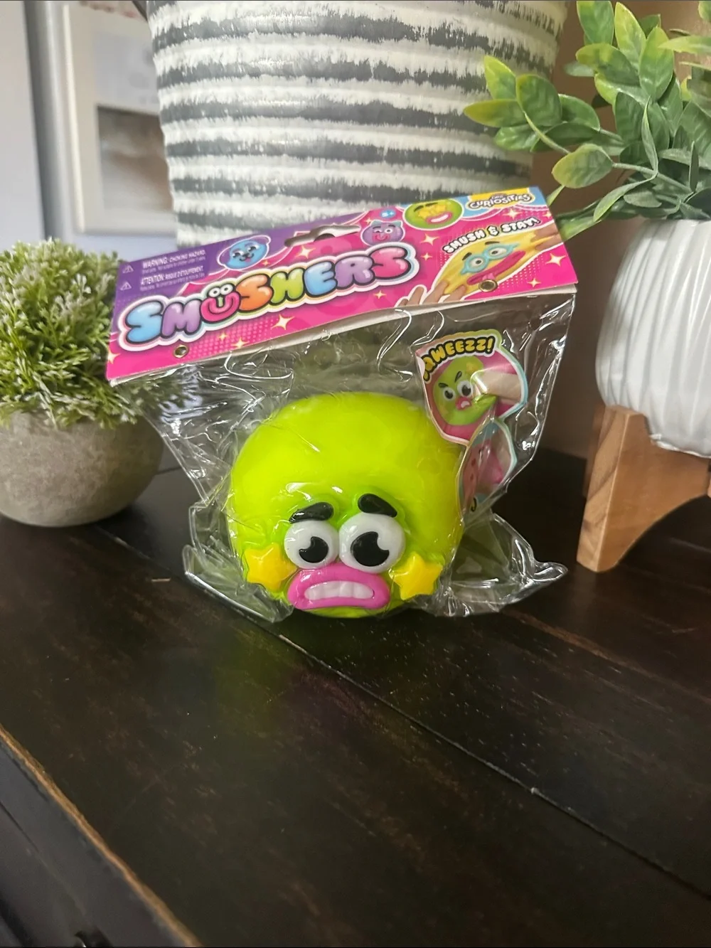🤪💚Orb Curiosities Smushers Neon Green Squishy